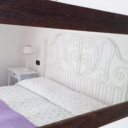 Couette-café I Campi Di Lino 3*