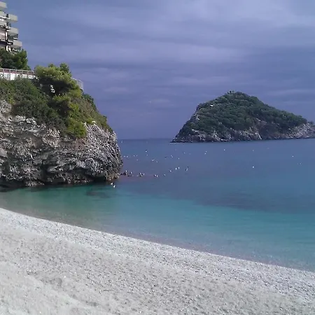 I Campi Di Lino Couette-café Finale Ligure